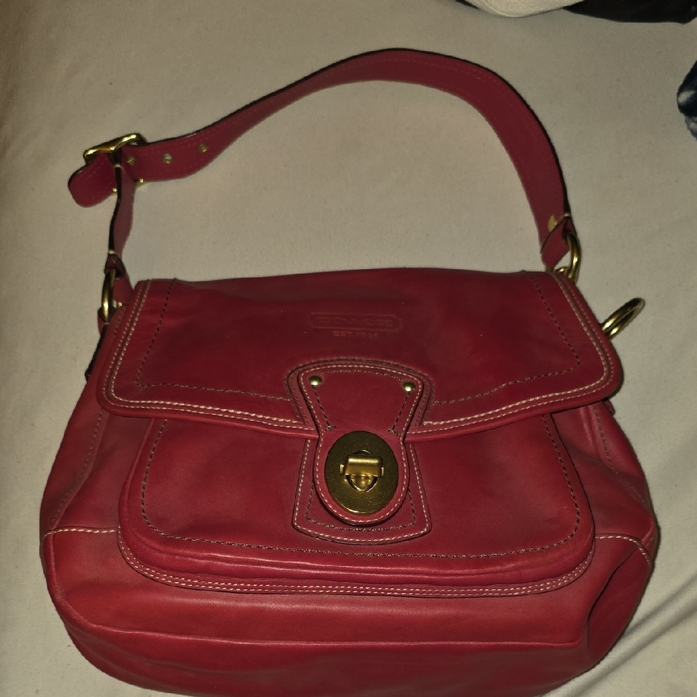 Elegant Red Leather Shoulder Bag